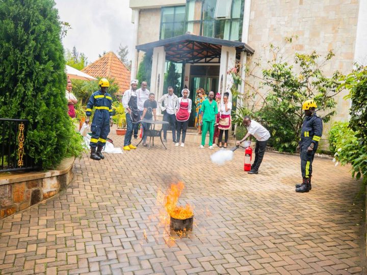 Police tips Hotel employees on fire safety